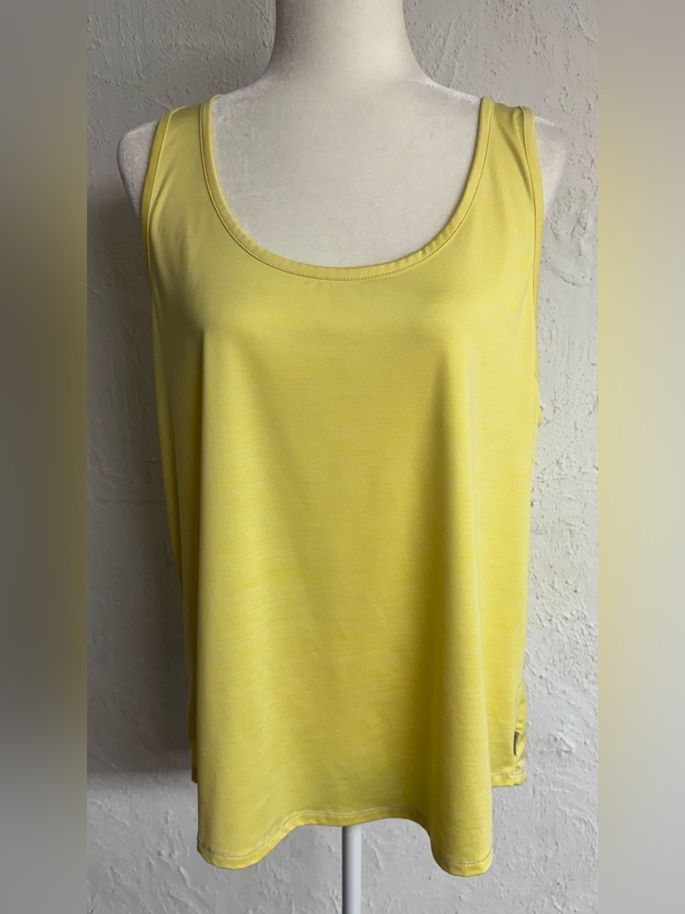 Eddie Bauer Women's Yellow Everyday Scoop-Neck Tank Top Size XL